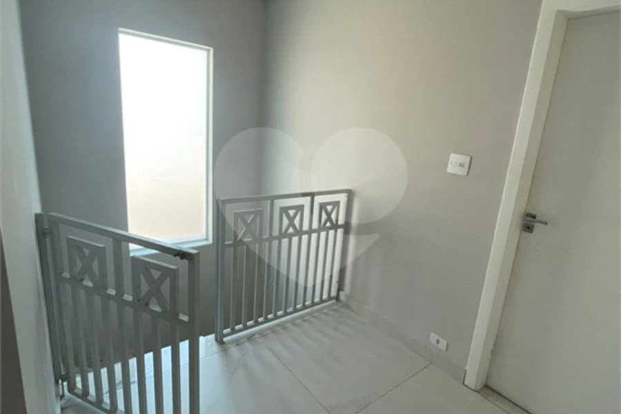 Sobrado à venda com 4 quartos, sendo 1 suíte,  em Vila Guilherme, São Paulo, SP