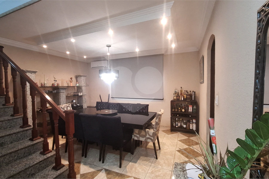 Sobrado à venda com 4 quartos, sendo 1 suíte, em Tremembé, São Paulo, SP