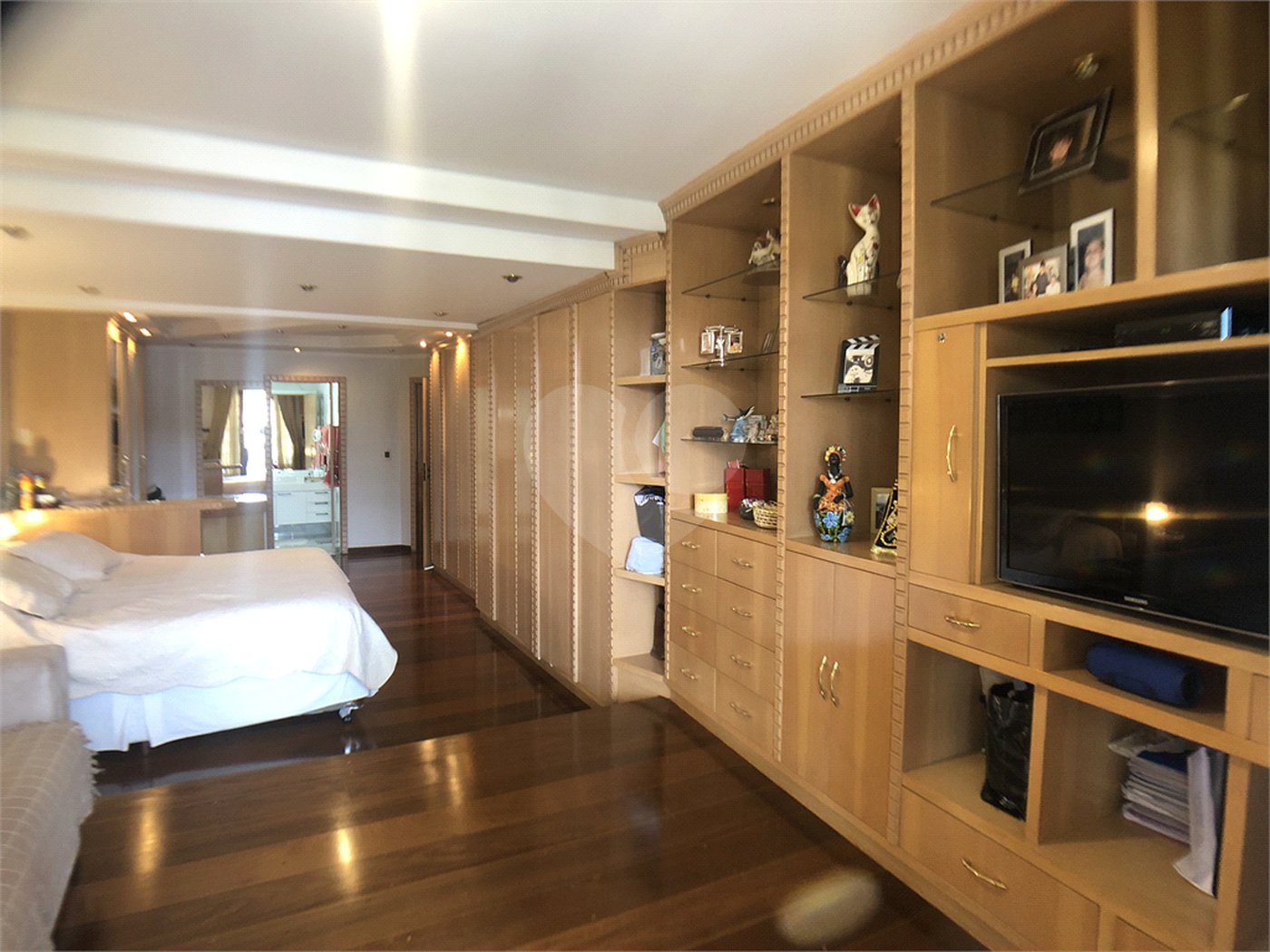 Casa à venda com 4 suítes no condomínio Residencial Floresta, São Paulo - SP