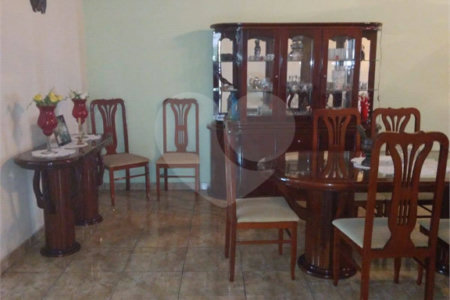 Casa à venda com 4 quartos, sendo 3 suítes,  em Vila Áurea, Poá, SP