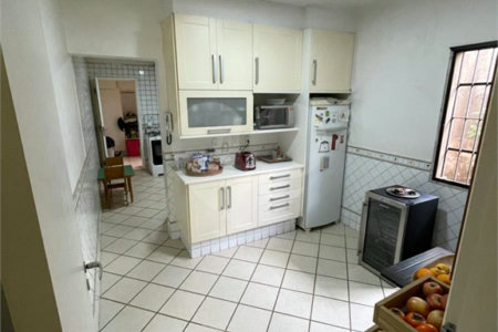 Casa à venda com 4 quartos, sendo 1 suíte, em Vila Morumbi, São Paulo, SP