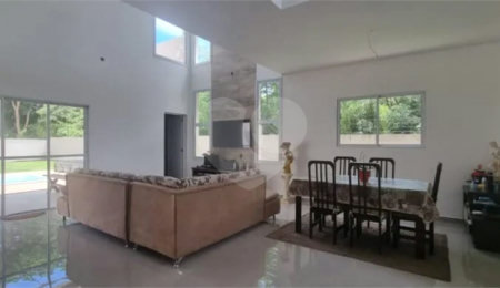 Casa à venda com 3 suítes no condomínio Villa D' Oro, Vinhedo - SP