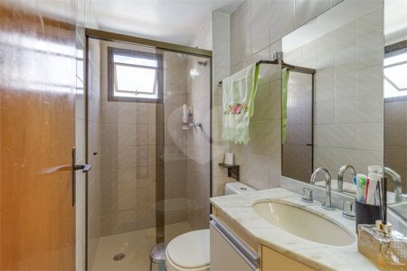 Apartamento à venda com 3 quartos, sendo 1 suíte, em Alto da Boa Vista, São Paulo, SP