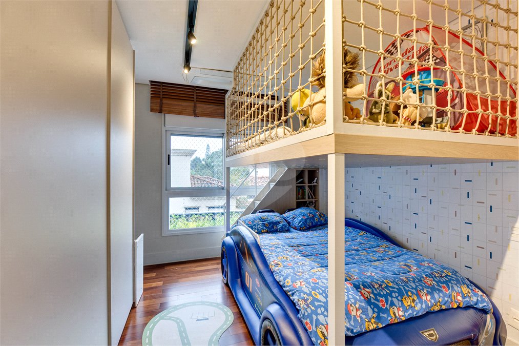 Casa à venda com 4 suítes no condomínio Jardim Flora, São Paulo - SP
