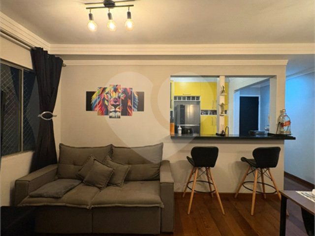 Apartamento à venda com 2 quartos em Parque Maria Domitila, São Paulo, SP