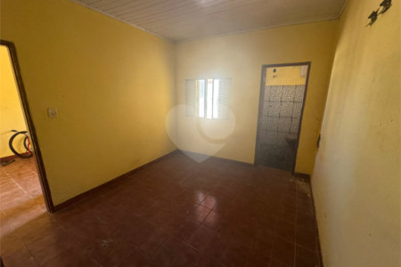 Casa à venda com 4 quartos, sendo 1 suíte, em Vila Maria, Itapetininga, SP