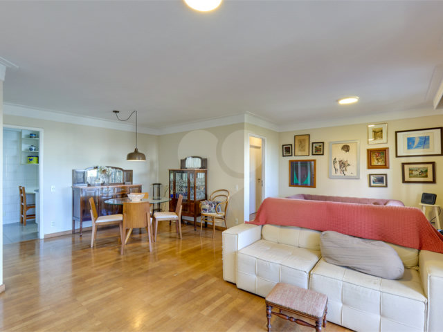 Apartamento à venda com 3 quartos, sendo 1 suíte,  em Alto da Boa Vista, São Paulo, SP