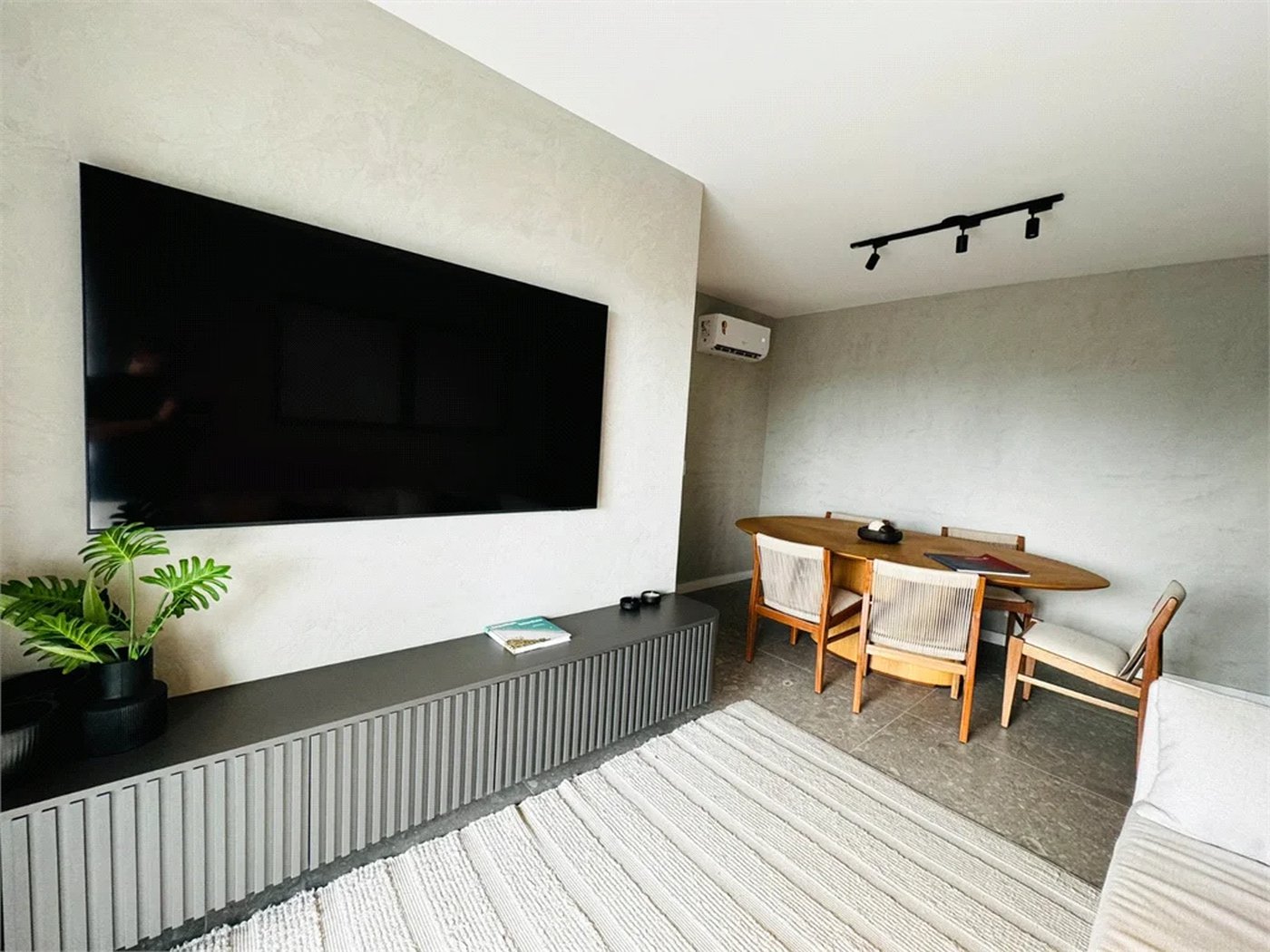 Apartamento à venda com 3 quartos em Vila Cordeiro, São Paulo, SP