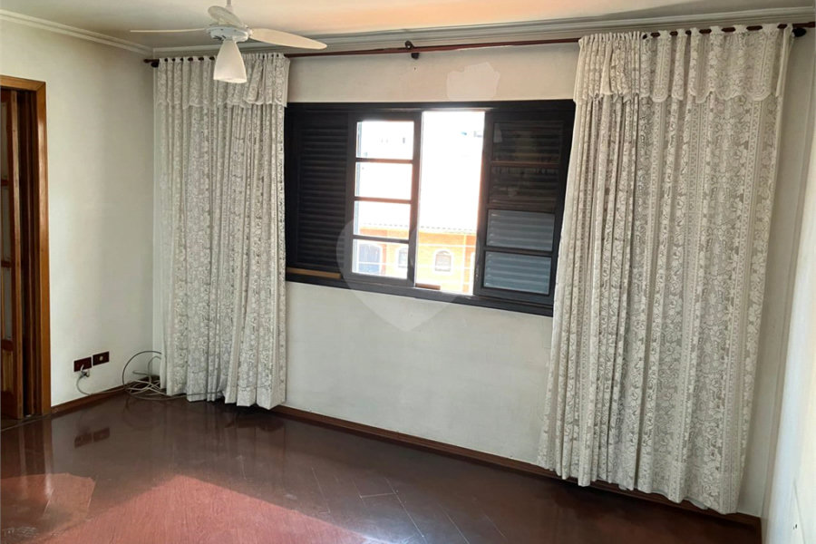 Sobrado à venda com 3 quartos, sendo 1 suíte, em Vila Mazzei, São Paulo, SP