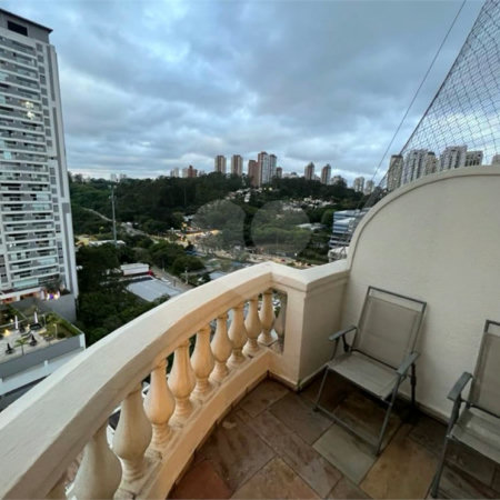 Cobertura à venda com 3 quartos, sendo 1 suíte, em Vila Andrade, São Paulo, SP