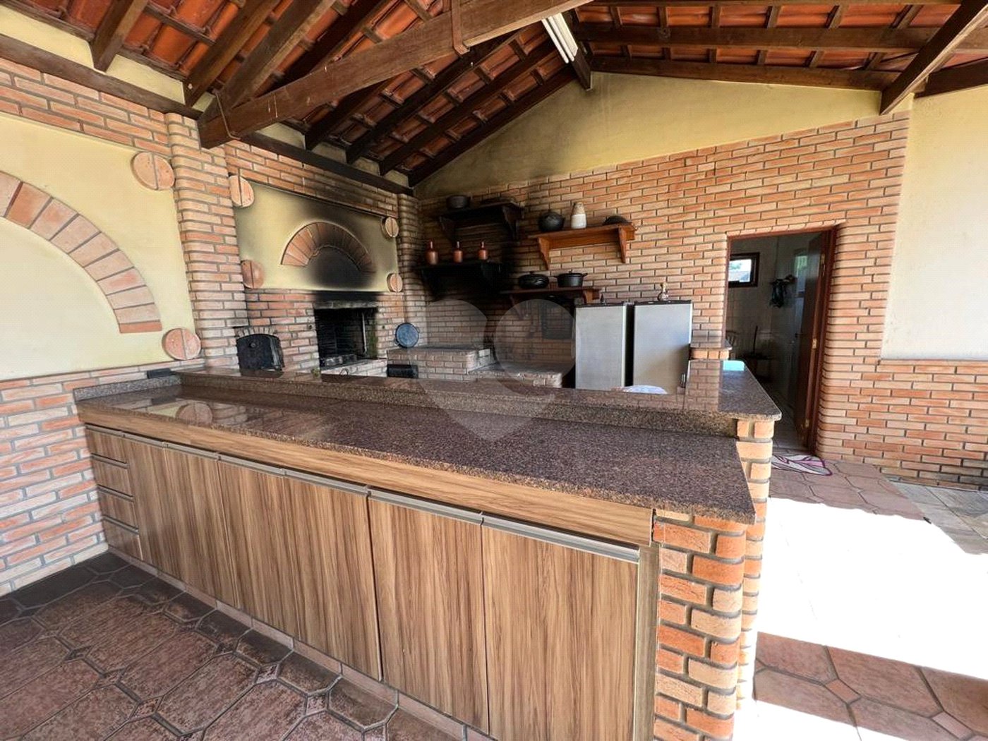 Casa à venda ou para alugar com 4 quartos, sendo 3 suítes, no condomínio Monte Belo, Salto - SP