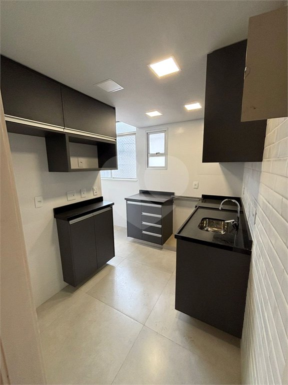 Apartamento à venda com 3 quartos, sendo 2 suítes, em Rio Comprido, Rio de Janeiro, RJ