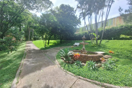 Casa à venda com 5 quartos, sendo 3 suítes, no condomínio Vila Panamericana, São Paulo - SP