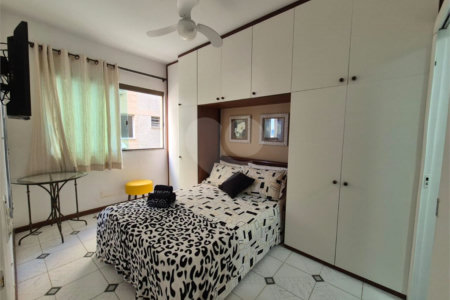 Apartamento à venda com 3 quartos, sendo 1 suíte,  no Centro, Cabo Frio, RJ