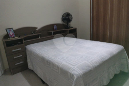 Sobrado à venda com 2 quartos, sendo 1 suíte, em Jardim Márcia, Suzano, SP