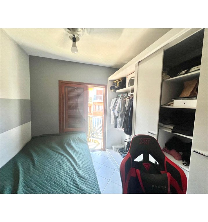 Casa à venda com 3 quartos, sendo 1 suíte, no condomínio Heráclito Graça, São Paulo - SP