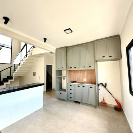 Casa à venda ou para alugar com 3 quartos, sendo 1 suíte, no condomínio Residencial Marchant Buarque, Atibaia - SP