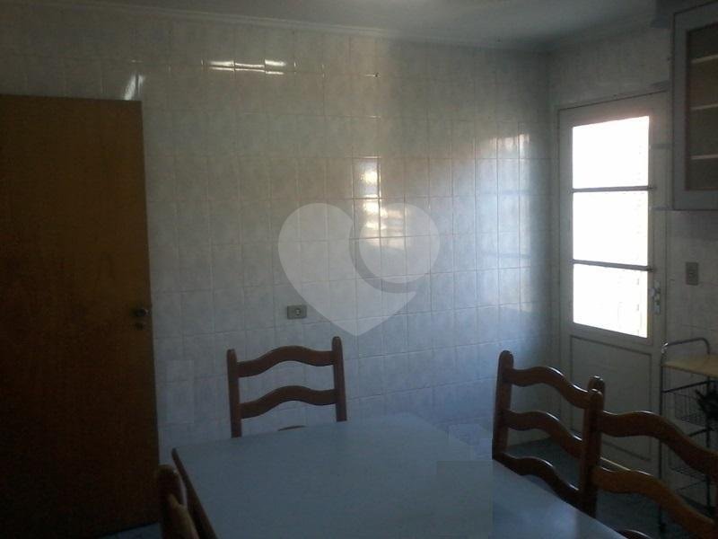 Sobrado à venda com 5 quartos, sendo 2 suítes, em Jardim Aeroporto, São Paulo, SP