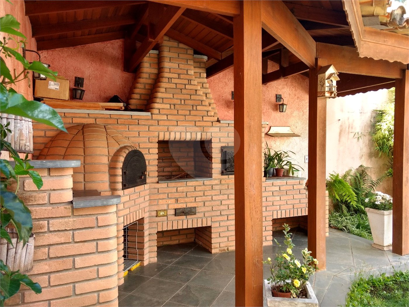 Casa à venda com 3 quartos, sendo 1 suíte, no condomínio Villaggio Dei Fiori, Louveira - SP