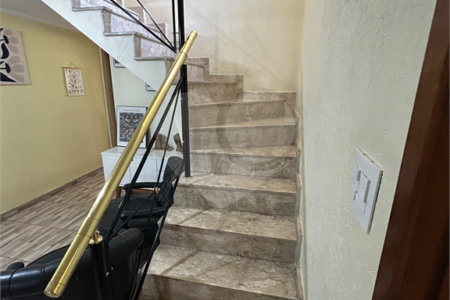 Sobrado à venda com 3 quartos em Jardim Santo Antoninho, São Paulo, SP