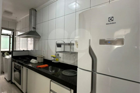 Apartamento à venda com 3 quartos, sendo 1 suíte, no Centro, Cabo Frio, RJ