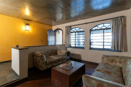 Casa à venda com 4 quartos, sendo 1 suíte, em Campo Belo, São Paulo, SP