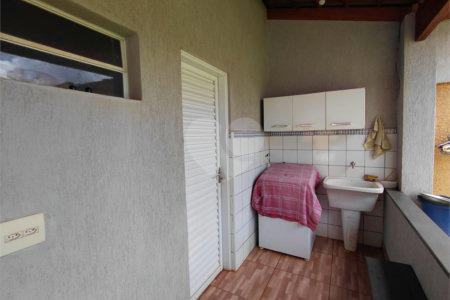 Sobrado à venda com 4 quartos, sendo 1 suíte,  em Parque dos Lagos, Ribeirão Preto, SP