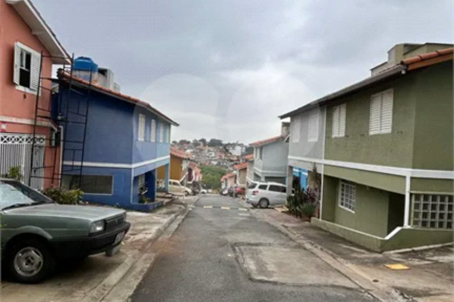 Casa à venda com 3 quartos no condomínio Vila Cantareira, São Paulo - SP