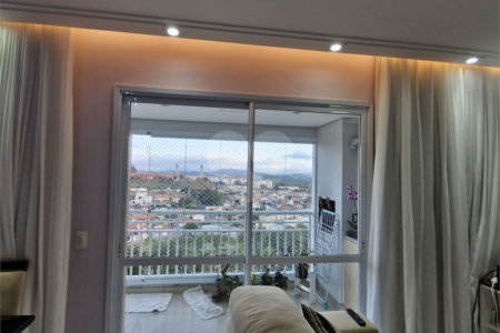 Apartamento à venda com 3 quartos, sendo 1 suíte,  em Vila Suissa, Mogi das Cruzes, SP