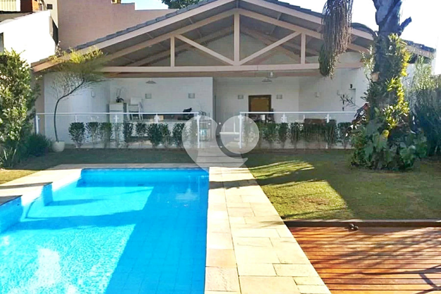 Casa à venda com 4 quartos, sendo 3 suítes, em Santana, São Paulo, SP