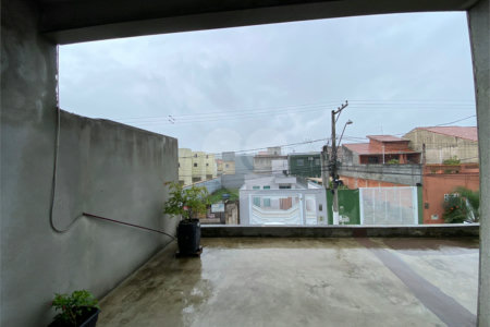 Sobrado à venda com 3 quartos, sendo 1 suíte, em Jardim Quaresmeira II, Suzano, SP
