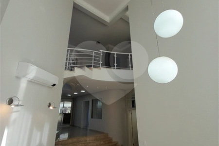 Casa à venda com 4 quartos, sendo 3 suítes, no condomínio Residencial Terras de Vinhedo, Vinhedo - SP