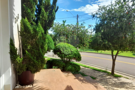 Casa à Venda no Condomínio Damha III – Elegância e Conforto para sua Família