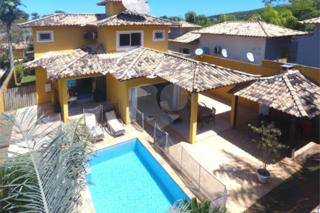 Casa à venda ou para alugar com 4 suítes em Ferradura, Armação dos Búzios, RJ