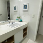 Apartamento à venda com 3 quartos, sendo 1 suíte,  em Jardim Belmar, Guarujá, SP