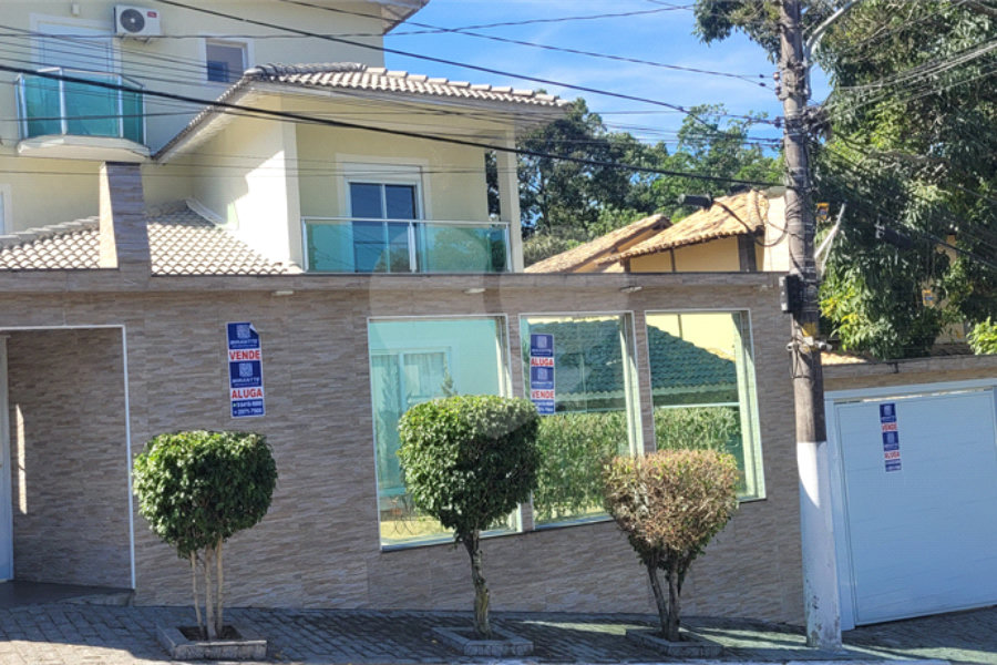Sobrado à venda com 4 quartos, sendo 2 suítes, em Vila Irmãos Arnoni, São Paulo, SP