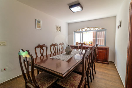 Casa de Vila à venda com 4 quartos, sendo 2 suítes, em Alto da Boa Vista, São Paulo, SP