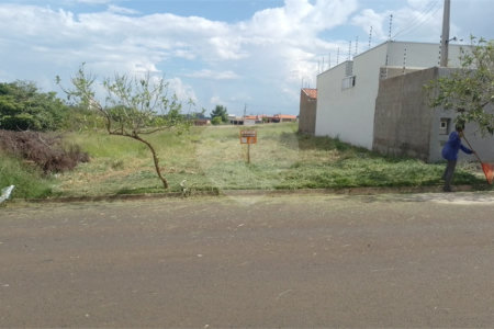 Terreno à venda em Jardim Adalberto Frederico de Oliveira Roxo I, Araraquara, SP