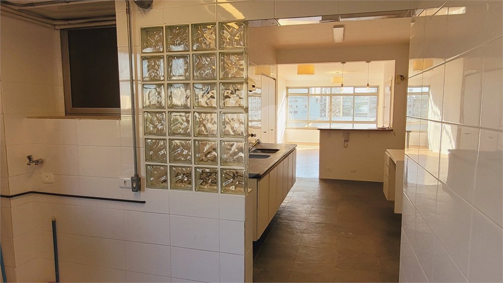 Apartamento para alugar com 3 quartos, sendo 1 suíte, em Jardim Europa, São Paulo, SP