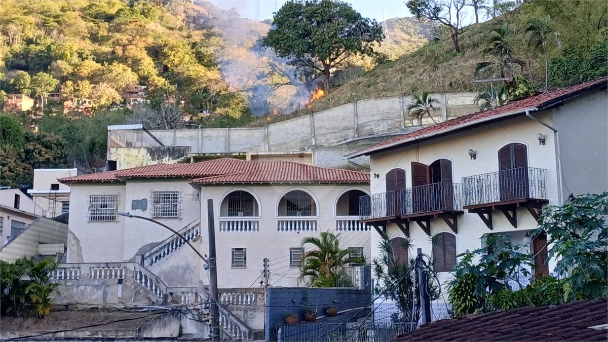 Casa à venda ou para alugar com 5 quartos em Grajaú, Rio de Janeiro, RJ