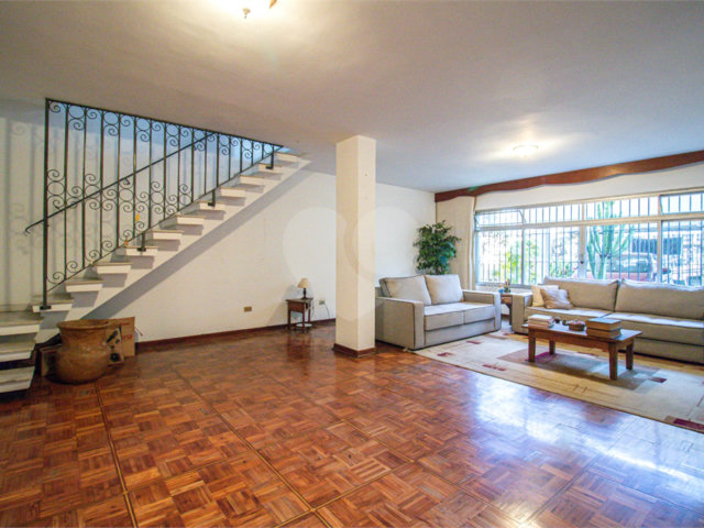 Sobrado à venda com 3 quartos, sendo 1 suíte,  em Brooklin Velho, São Paulo, SP