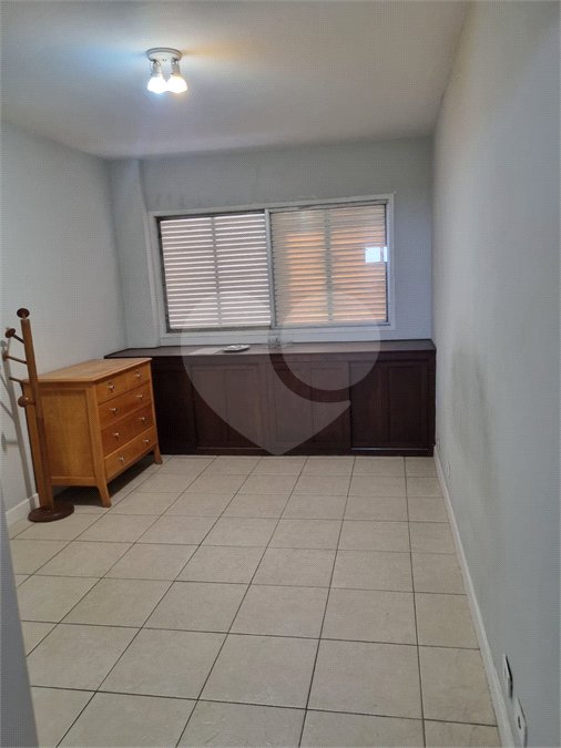 Apartamento à venda ou para alugar com 3 quartos, sendo 1 suíte, em Cerqueira César, São Paulo, SP