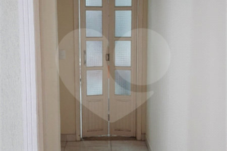 Sobrado à venda com 4 quartos, sendo 1 suíte, em Vila Lúcia, São Paulo, SP