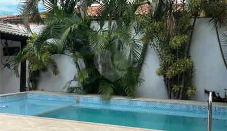 Casa em condomínio à venda com 4 quartos, sendo 2 suítes,  em Peró, Cabo Frio, RJ