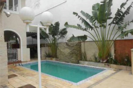 Casa à venda com 5 quartos, sendo 2 suítes, em Tijuca, Rio de Janeiro, RJ