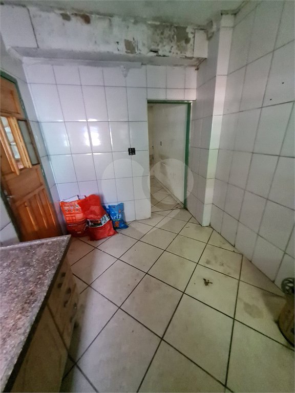 Casa à venda com 6 quartos em Vila dos Remédios, São Paulo, SP