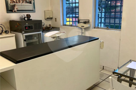 Sobrado à venda ou para alugar com 2 suítes em Itaim Bibi, São Paulo, SP