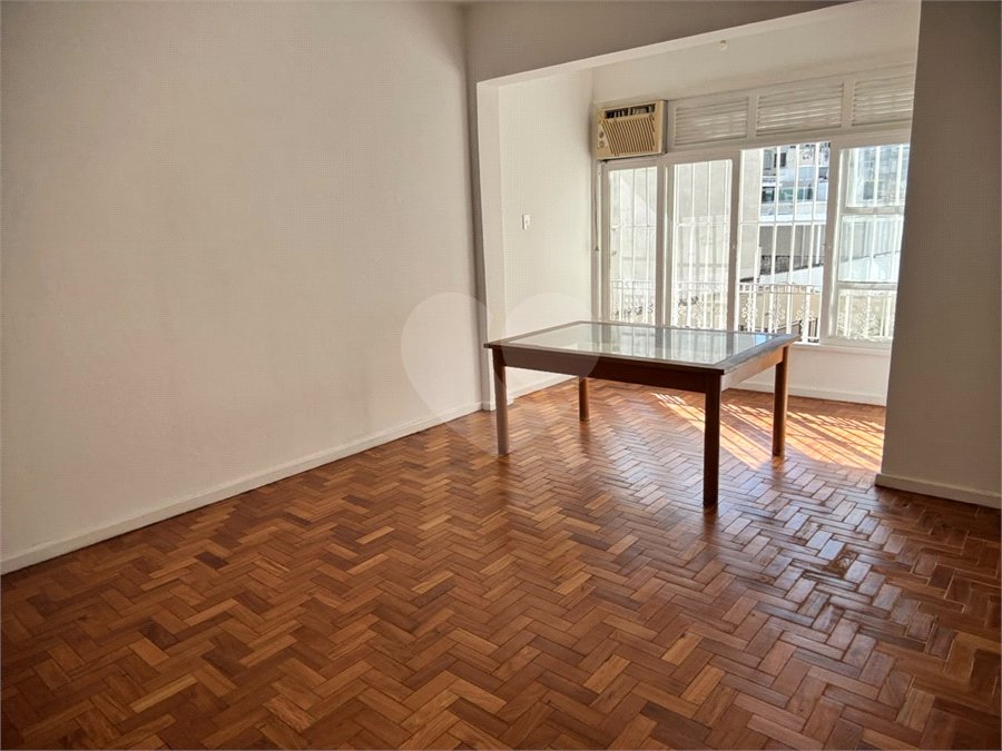 Apartamento à venda com 2 quartos, sendo 1 suíte, em Lagoa, Rio de Janeiro, RJ