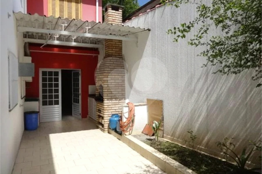 Casa à venda com 4 quartos, sendo 2 suítes, em Horto, São Paulo, SP