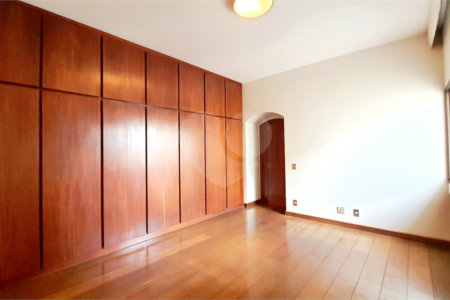 Apartamento à venda com 4 quartos, sendo 2 suítes,  em Vila Seixas, Ribeirão Preto, SP